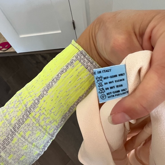 Beautiful pale pink Prada dress - Picture 11 of 12